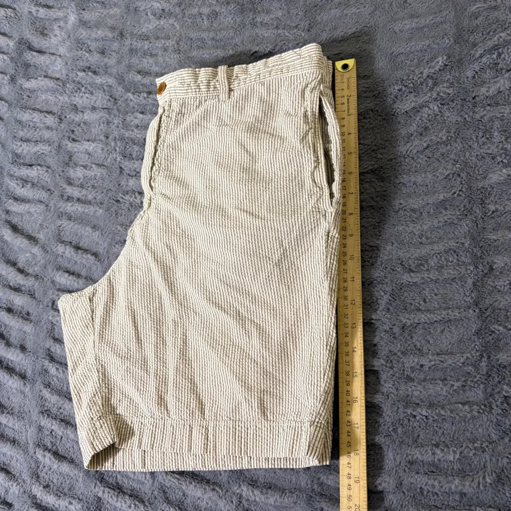 J.Crew Mens 36 Stanton Shorts Beige White Seersucker Striped Cotton AR461